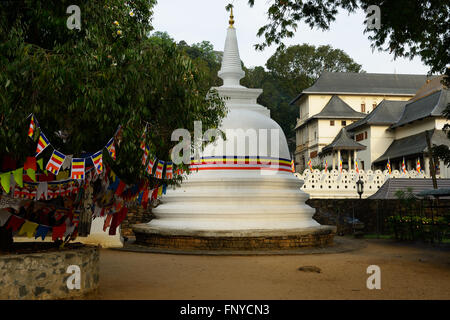 Sri dalada maligawa ou le temple de la dent sacrée est un temple bouddhiste dans la ville de Kandy, Sri Lanka Banque D'Images