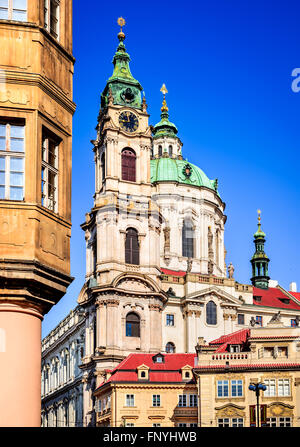 Prague, République tchèque. Dans l'église Saint-Nicolas de Malá Strana de Prague, capitale de la Bohême. Banque D'Images