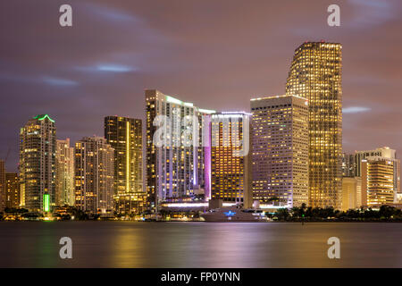 Crépuscule du soir sur la ville de Miami, Miami, Floride, USA Banque D'Images