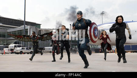 Captain America : la guerre civile est un film de super-héros américain à venir avec le personnage de Marvel Comics Captain America, produit par Marvel Studios et distribué par Walt Disney Studios Motion Pictures. Cette photo est pour un usage éditorial uniquement et est l'auteur de la société film et/ou le photographe attribué par le film ou la société de production et ne peut être reproduite que par des publications dans le cadre de la promotion du film ci-dessus. Un crédit obligatoire pour l'entreprise de film est nécessaire. Le photographe devrait également être portés lorsqu'il est connu. Banque D'Images