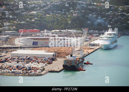 WELLINGTON, NZ - le 09 décembre 2015 : Vue aérienne de centreport à Wellington, Nouvelle-Zélande Banque D'Images