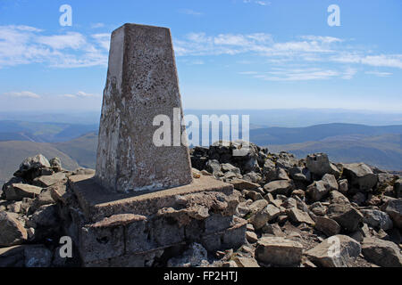 Cadair Idris cairn sur Galles montagne Banque D'Images