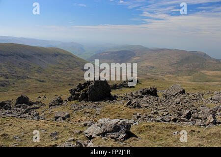 Vue vers la vallée et la côte, dysnni Tywyn de montagne Cadair Idris Wales Banque D'Images