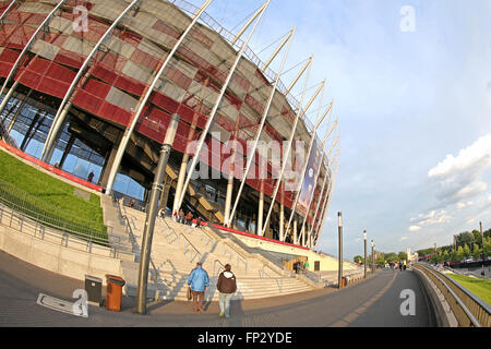 Varsovie, Pologne - 27 MAI 2015 : vue extérieure du stade national de Varsovie (Stadion Narodowy) avant de l'UEFA Europa League match final Banque D'Images