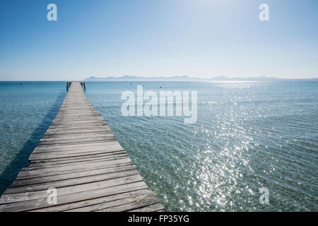 Jetty, Can Picafort, la baie d'Alcudia, Majorque, Iles Baléares, Espagne Banque D'Images