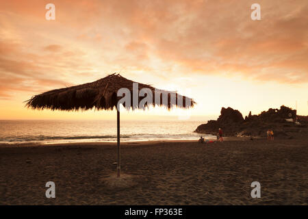 Plage Playa de Charco Verde au coucher du soleil, Puerto Naos, La Palma, Canary Islands, Spain Banque D'Images