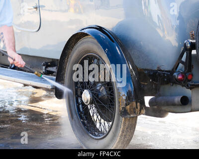 Southport Festival of Speed 16 mars 2016. Sir Henry Segrave's 90-year-old notice célébré sur Plage d'Ainsdale. Merseyside.Sir Henry Segrave's Sunbeam Tiger est retourné à plage d'Ainsdale, où il est entré dans le livre des records en mars 1926, les coups d'une vitesse de 152.33km/h. La super voiture a été rejoint par d'autres véhicules conduits par des membres de la Sunbeam Talbot Darracq Inscription vintage car club. Tous ont été construits avant 1935. Banque D'Images