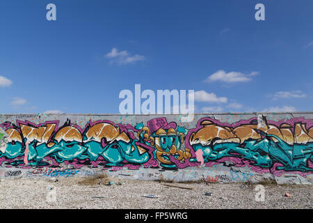 Copenhague, Danemark - Mars 17, 2016 : Graffiti murale dans le quartier industriel abandonné. Banque D'Images