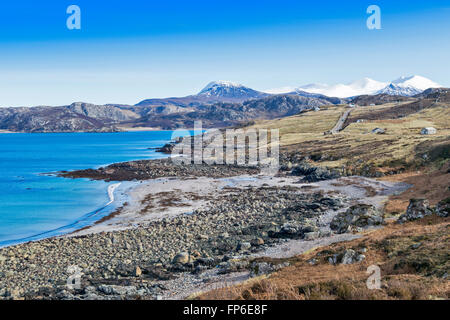 LITTLE Loch Broom avec une montagne couverte de neige TEALLACH CÔTE OUEST DE L'ÉCOSSE Banque D'Images