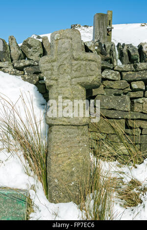 Edale Cross, sur la voie entre le Hayfield et Edale, Peak District, Derbyshire, Angleterre, RU Banque D'Images