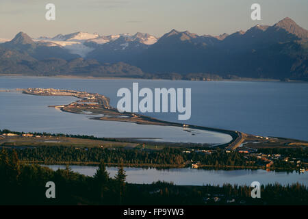 Aperçu de la baie Kachemak, Homère et la chaîne de montagnes Kenai, Alaska, États-Unis d'Amérique Banque D'Images