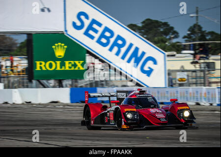 Sebring, Floride, USA. Mar 17, 2016. Imsa CMNT 12 heures de Sebring course d'endurance. Jeudi Jour de pratique libre. # 55 MAZDA MOTORSPORTS (USA) MAZDA TRISTAN NUNEZ (USA) SPENCER PIGOT (USA) JONATHAN BOMARITO (USA) : Action de Crédit Plus Sport/Alamy Live News Banque D'Images