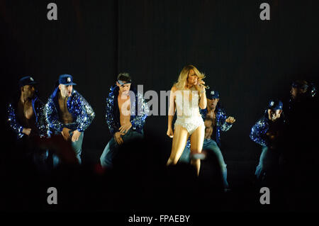 Manchester, UK. 18 mars 2016. Singer, Mariah Carey, effectue pendant son 'Sweet Sweet Fantasy' world tour, à l'Arena de Manchester, Manchester. &Copier ; Paul Warburton/Alamy Live News Banque D'Images