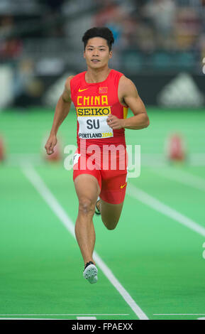 Portland, USA. 18 Mar, 2016. Su Bingtian de Chine est en compétition dans l'épreuve du 60 mètres chauffe pendant la deuxième journée de l'IAAF Championnats du monde en salle à l'Oregon Convention Center à Portland, Oregon, États-Unis, le 18 mars 2016. Crédit : Yang Lei/Xinhua/Alamy Live News Banque D'Images