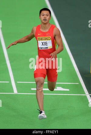 Portland, USA. 18 Mar, 2016. Xie Zhenye de la concurrence de la Chine dans l'épreuve du 60 mètres chauffe pendant la deuxième journée de l'IAAF Championnats du monde en salle à l'Oregon Convention Center à Portland, Oregon, États-Unis, le 18 mars 2016. Credit : Yin Bogu/Xinhua/Alamy Live News Banque D'Images