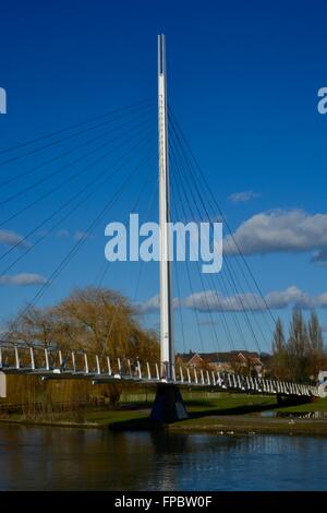 Christchurch Bridge, New Footbridge, River Thames, Reading, Berkshire, Angleterre, Royaume-Uni, GB. Banque D'Images