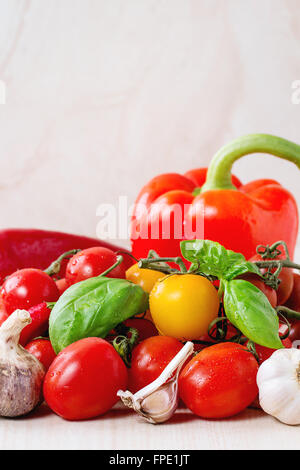 Assortiment de légumes et tomates Banque D'Images