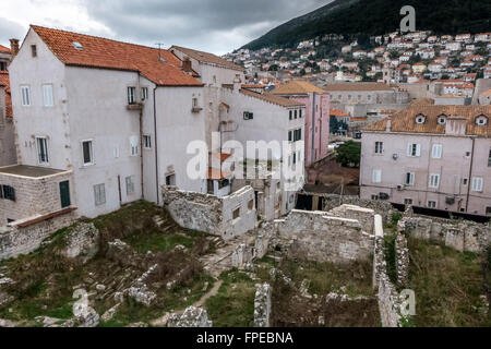 Encore en friche ont bombardé des zones de la vieille ville de Dubrovnik en Croatie. Banque D'Images