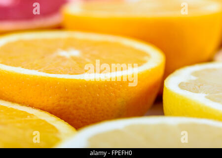 Les oranges rouges, oranges et Pamplemousse Tranches d'agrumes Banque D'Images