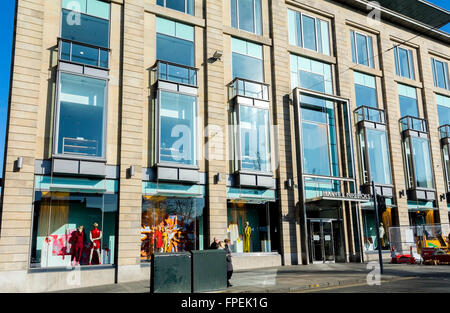 L'Harvey Nicholls store à Edinburgh's St Andrew Square. Banque D'Images