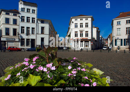 Place du Béguinage, béguinage square, Bruxelles, Belgique. Quartier St Catherine. Square situé à côté de l'église St Jean Ba Banque D'Images