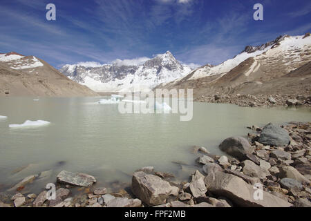 Cerro San Lorenzo et le lac glacier Laguna de los Tempanos, Parc National Perito Moreno, Patagonie, Argentine Banque D'Images