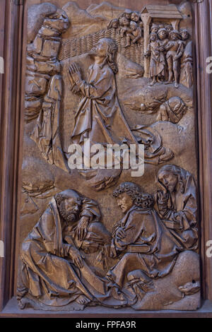 L'agonie dans le jardin. Panneau d'aile côté du Saint-sang retable (1500-1505) sculpteur allemand par Tilman Riemenschneider à Saint James' Church à Rothenburg ob der Tauber, Middle Franconia, Bavaria, Germany. Banque D'Images