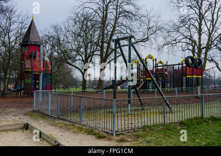 Une vue de l'aire de jeux pour enfants dans le parc prospect dans la lecture Banque D'Images