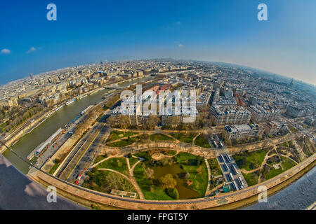 Grand angle fish-eye sur Paris de la Tour Eiffel Banque D'Images