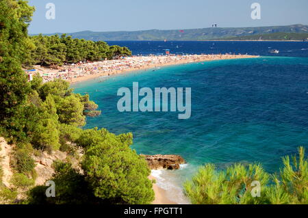 Crowdes de personnes sur Golden Cap sur l'île de Brac, Croatie Banque D'Images