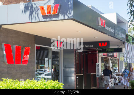 Succursale de la banque Westpac à Avalon Beach, Sydney, Nouvelle-Galles du Sud, Australie Banque D'Images