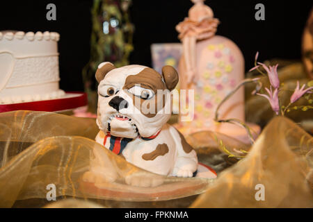 Birmingham, UK. 19 mars, 2016. Bulldog gâteau sur l'affichage à l'International Cake Crédit : Steven re/Alamy Live News Banque D'Images