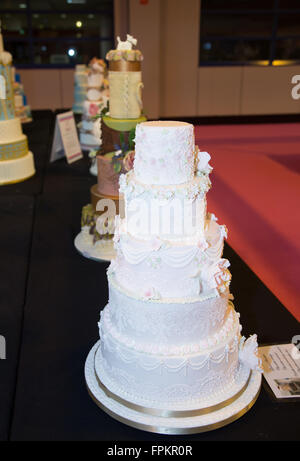 Birmingham, UK. 19 mars, 2016. Gâteau de mariage sur l'affichage à l'International Gâteau Crédit : Steven re/Alamy Live News Banque D'Images