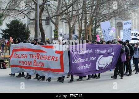 Vienne, Autriche. 19th mars 2016. Des dizaines de milliers de personnes vont descendre dans la rue pour dire « les réfugiés sont les bienvenus » dans toute l'Europe le 19 mars 2016. Les réfugiés de démonstration sont les bienvenus! Non à la « Forteresse Europe » ! Manifestation de masse contre la "Forteresse Europe" et la politique inhumaine de forclusion et de limitation du Gouvernement autrichien. Crédit : Franz PERC/Alay Live News Banque D'Images