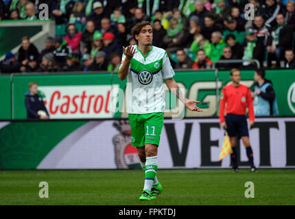 Wolfsburg, Allemagne. Mar 19, 2016. Wolfsburg's Max Kruse au cours de la Bundesliga match de foot entre VfL Wolfsburg et SV Darmstadt 98 à l'aréna de Volkswagen à Wolfsburg, Allemagne, 19 mars 2016. PHOTO : PETER STEFFEN/dpa (EMBARGO SUR LES CONDITIONS - ATTENTION : En raison de l'accréditation, le LDF guidlines n'autorise la publication et l'utilisation de jusqu'à 15 photos par correspondance sur internet et dans les médias en ligne pendant le match.) © dpa/Alamy Live News Banque D'Images