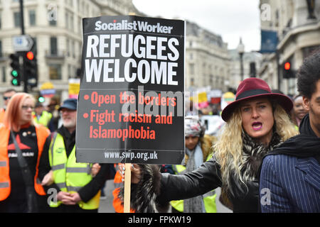 Regent Street, Londres, Royaume-Uni. 19 mars 2016. La lutte contre le racisme, les réfugiés de l'ONU mars Bienvenue et rallye à travers le centre de Londres à Trafalgar Banque D'Images