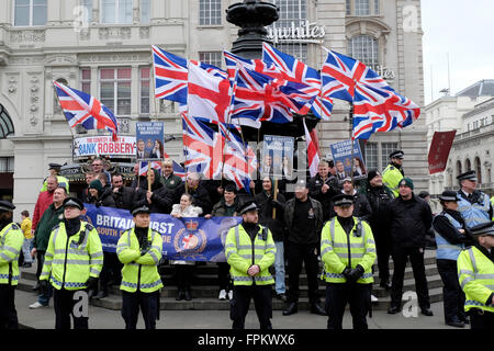 Londres, Royaume-Uni, 19 mars 2016. Le groupe d'extrême droite Grande-bretagne première étape une contre- manifestation. Credit : Yanice Idir / Alamy Live News Banque D'Images