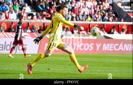 Gijon, Espagne. 19 mars, 2016. Oblack (Atletico de Madrid) en action lors du match de football "La Liga espagnole' entre Real Sporting de Gijón et de l'Atlético de Madrid au Stade Molinon le 19 janvier 2016 à Gijon, Espagne. © David Gato/Alamy Live News Banque D'Images