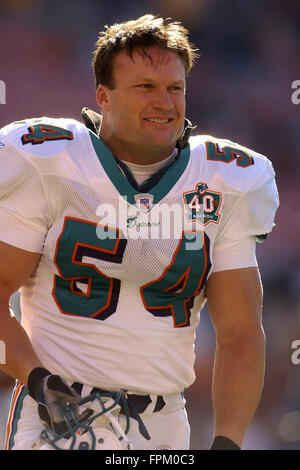 Cleveland, Ohio, USA. 20 Nov, 2005. Miami Dolphins defender Zach Thomas pendant les dauphins match contre les Cleveland Browns de Cleveland Browns Stadium le 20 novembre 2005 à Cleveland, Ohio. Zuma Press/Scott A. Miller © Scott A. Miller/ZUMA/Alamy Fil Live News Banque D'Images