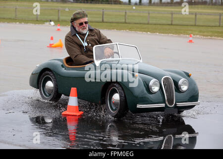 Chichester, UK. Mar 19, 2016. Auto solo, pocket classic cars Crédit : Oliver Dixon/Alamy Live News Banque D'Images