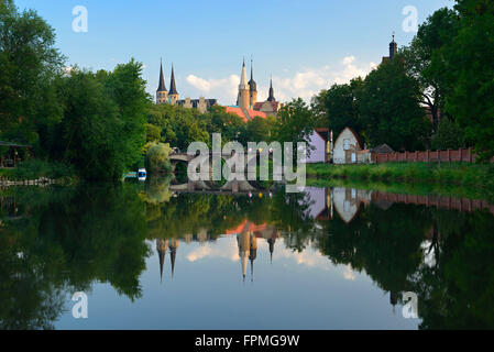 L'Allemagne, la Saxe-Anhalt, Merseburg, Cathédrale et château au-dessus de la Saale Banque D'Images