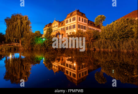 L'Allemagne, en Bavière, en Basse-franconie, Hammelburg, étang avec Rotes Schloss (château rouge) Banque D'Images