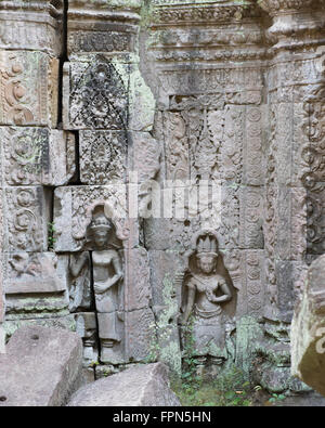 Les femmes, la danse apsaras, et bas-reliefs dans les ruines de Preah Khan, Temple de l'épée sacrée, construit par Jayavarman VII AD119 Banque D'Images