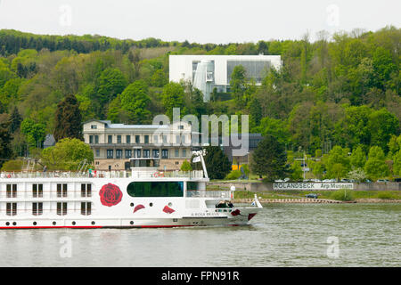 Deutschland, Rheinland-Pfalz, Rolandseck, Arp Museum Bahnhof Rolandseck Banque D'Images