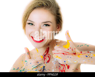 Portrait de femme peinture colorée en rouge avec des lèvres Thumbs up isolé sur fond blanc Banque D'Images