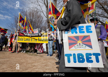 10 mars 2016, Washington, DC USA : Tibetan-Americans et partisans du Tibet rally sur Journée du soulèvement national tibétain Banque D'Images