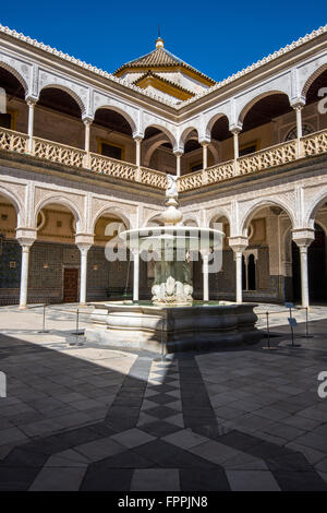 La cour principale de la Casa de Pilatos, Séville, Andalousie, Espagne Banque D'Images