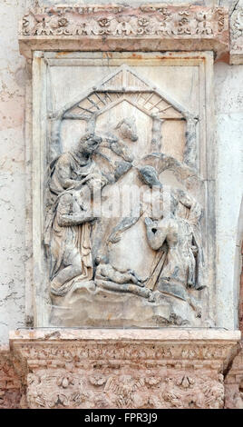 Naissance, la naissance de Jésus, sur le panneau de porte gauche de la Basilique San Petronio à Bologne, Italie Banque D'Images