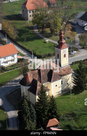 L'église paroissiale de Saint François-Xavier dans Vugrovec, la Croatie le 07 novembre, 2007 Banque D'Images