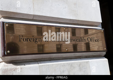 Sur Plaque en laiton, le ministère des Affaires étrangères et du Commonwealth à Londres Banque D'Images